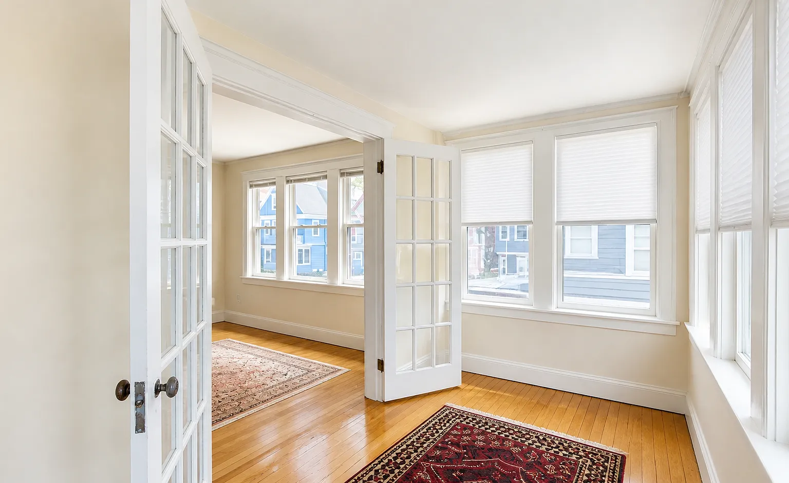 3 bed, 1500 sqft, $3,300 — Photo 2