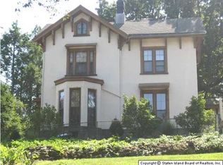 111 Douglas Rd, Staten Island, NY 10304