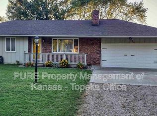111 Vista View Ct, Ozawkie, KS 66070