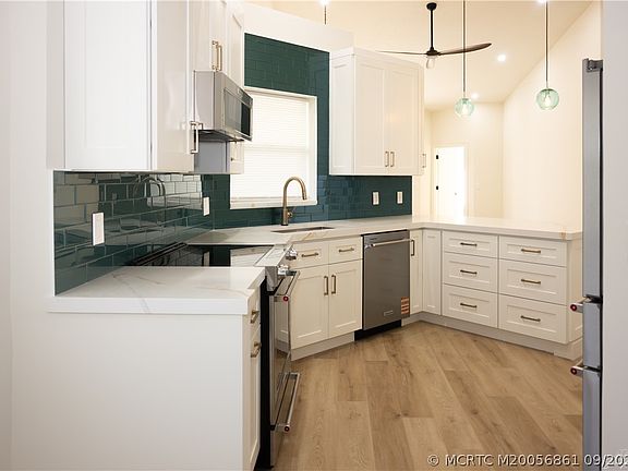 4th image of 2425 SW Foxpoint Trl
