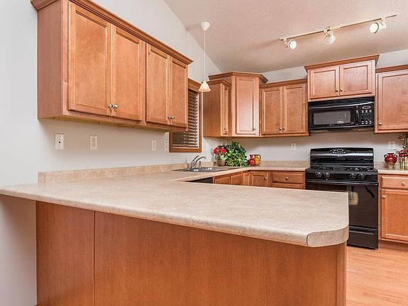 4th image of 20048 Amethyst Dr