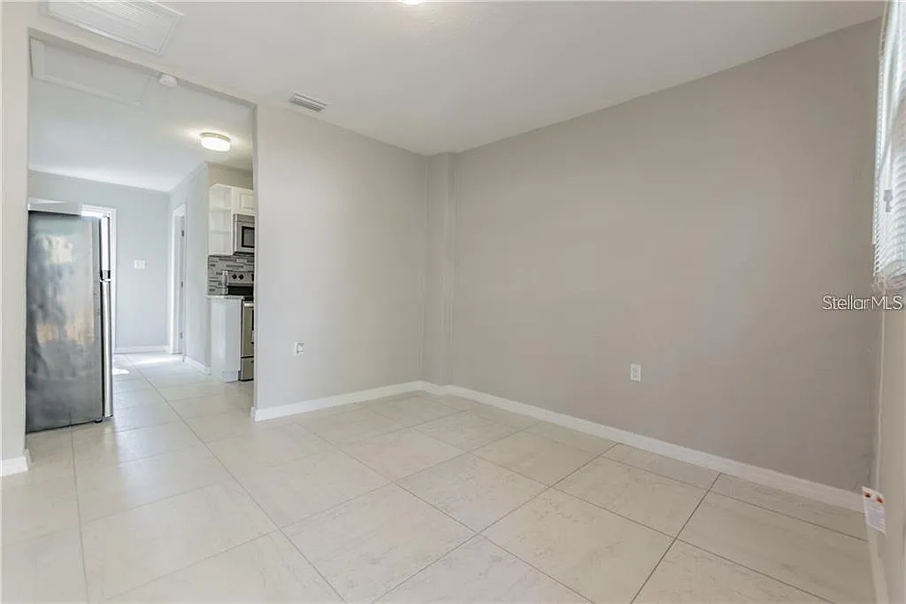 2 bed, 1.0 bath, 589 sqft, $1,249 — Photo 4