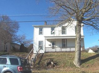 33 Main St, Leetonia, OH 44431