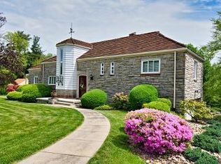 2004 Mount Royal Blvd, Glenshaw, PA 15116