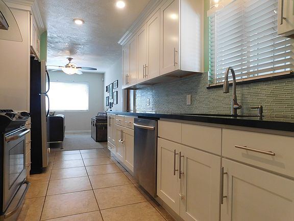 5th image of 1626 Teakwood Dr