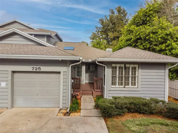 725 Caya Costa Ct NE, Saint Petersburg, FL 33702