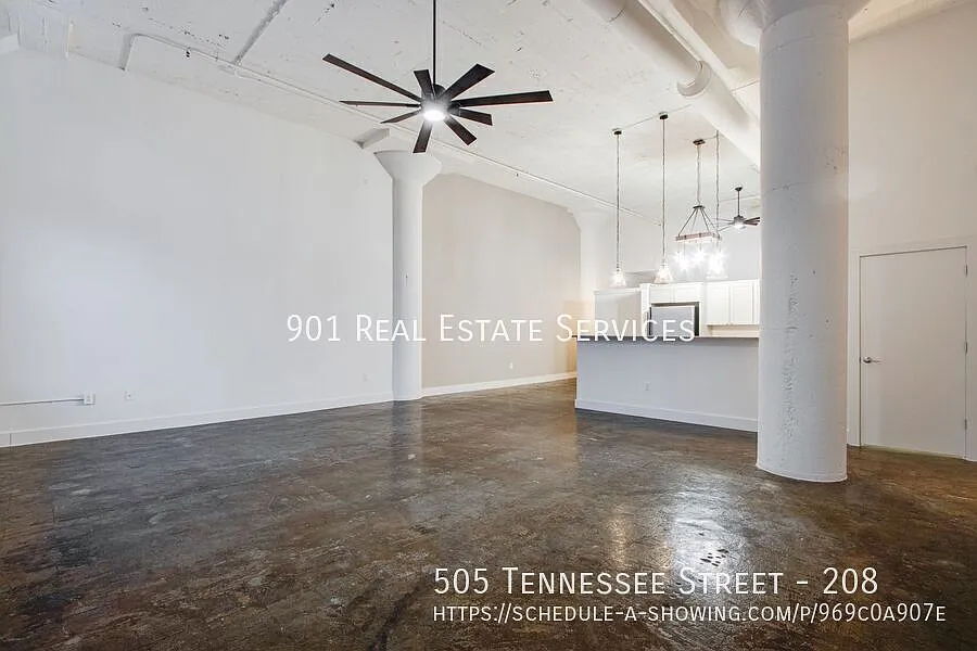 Huge Loft in South Main — Photo 4