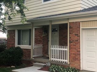 48084 Mallard Dr, Chesterfield, MI 48047