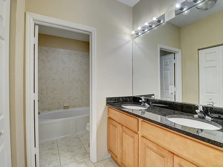 113 Hemingway Ct — Photo 9