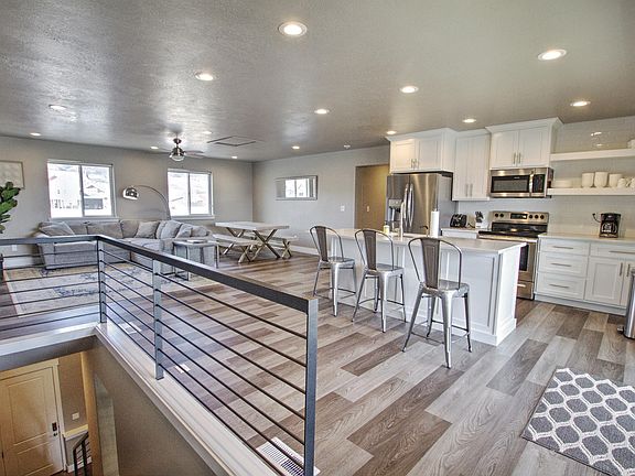 2nd image of 55 W Buttercup Ln #24/23