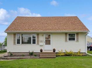 1470 Miami Dr NE, Cedar Rapids, IA 52402