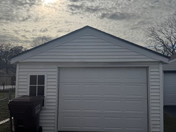 63 Marquette St, Park Forest, IL 60466