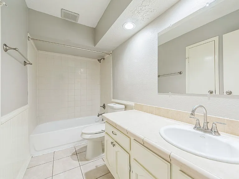 809 Willow Creek Dr — Photo 16