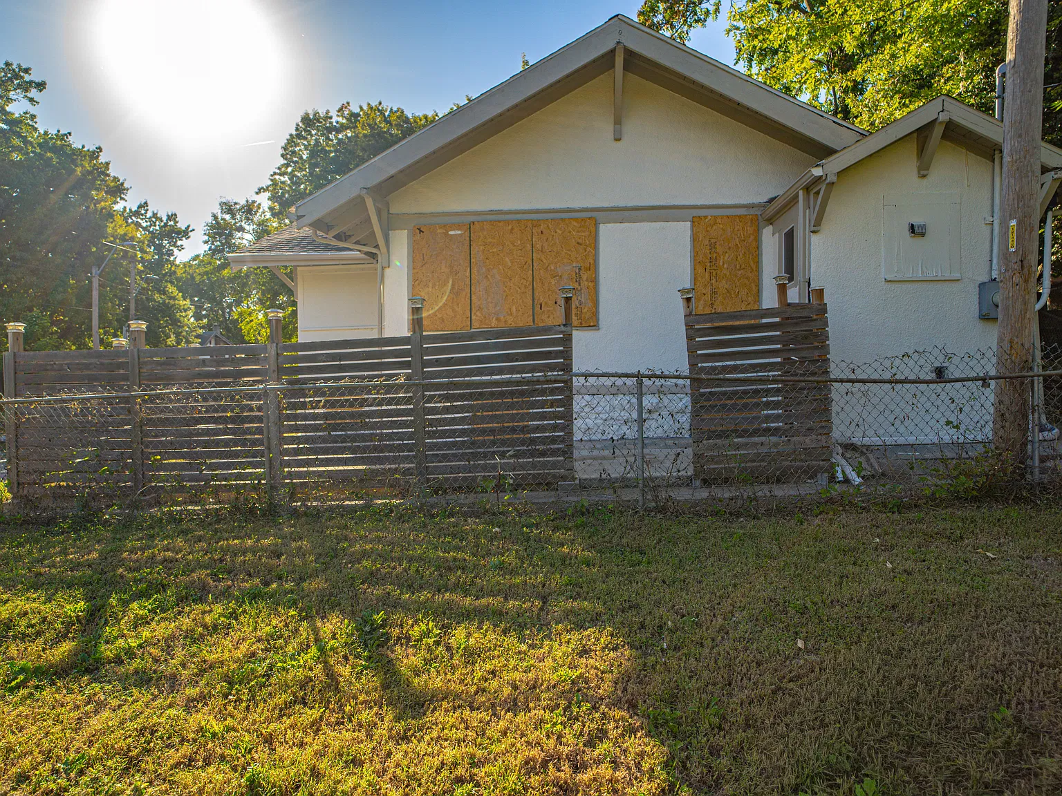 4 bed, 984 sqft, $1,485 — Photo 2