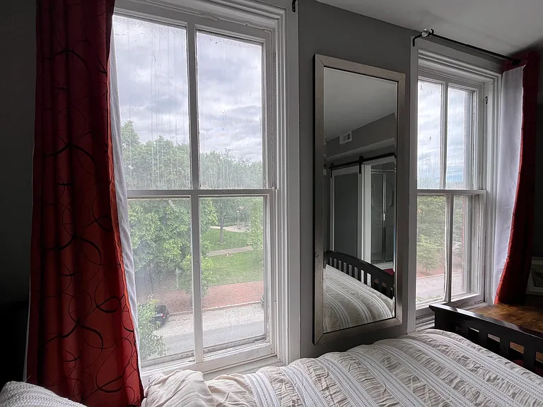 1511 W Lombard St — Photo 15