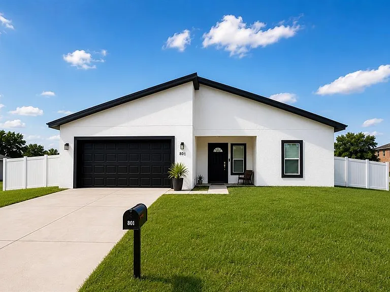 801 Jarnac Dr — Photo 1