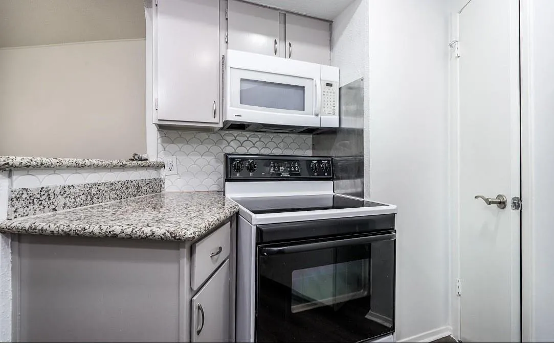 2 bed, 2.0 bath, 1068 sqft, $1,500 — Photo 3