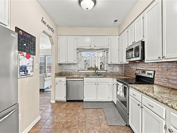 4th image of 2682 Bracston Rd