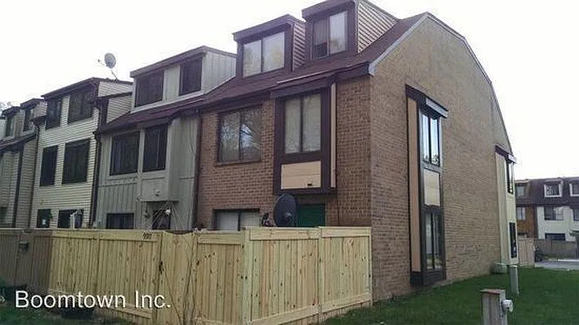 9917 Forest View Pl