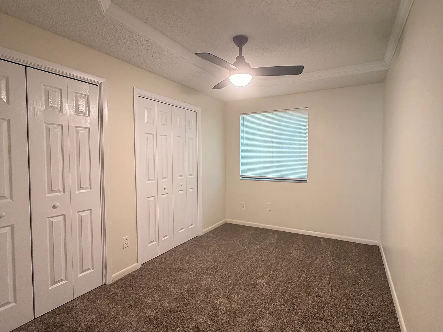 3 bed, 2.5 bath, 1600 sqft, $1,700 — Photo 3