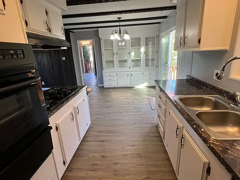 4662 Maynard Way — Photo 3