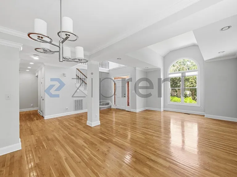 73201 Burrington — Photo 6