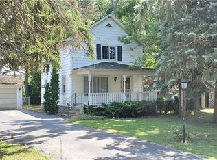 220 S 7th St, Lewiston, NY 14092