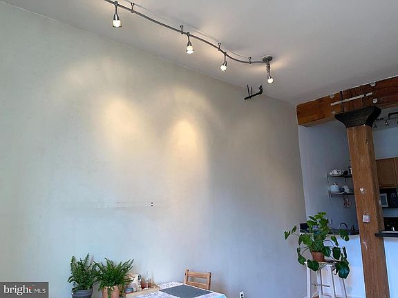 5th image of 1010 Race St APT 6G