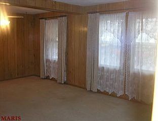3rd image of 9523 Bataan Dr