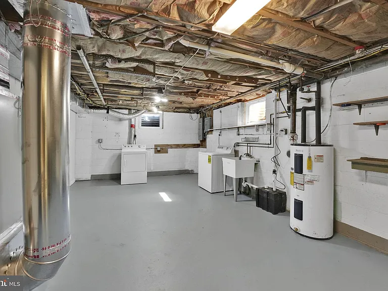 810 Wisteria Dr — Photo 40
