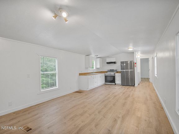 4th image of 1008 W 4TH Street