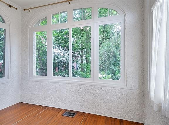 5th image of 1402 Jefferson Ave #D