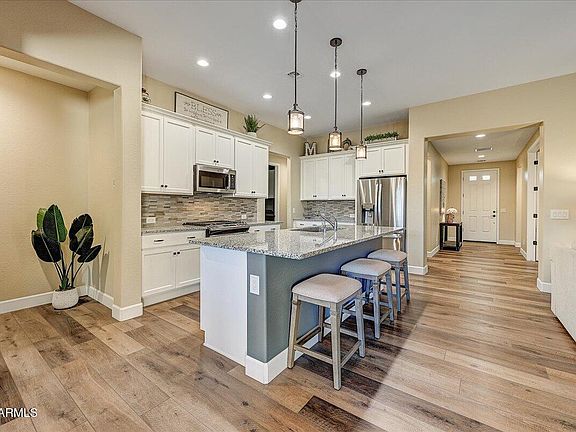 5th image of 16933 W EARLL Drive