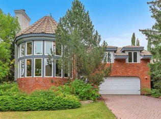 656 W Coach Grove Rd SW, Calgary, AB T3H1C6