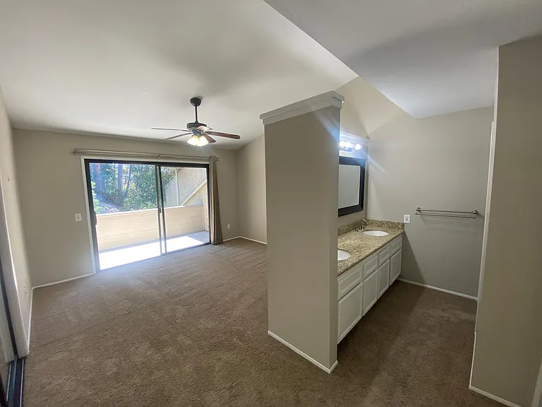 10381 Crosscreek Ter — Photo 18
