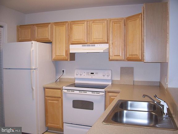 2nd image of 501 Garrison Woods Dr APT 302