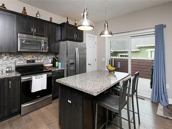 2nd image of 594 S Crescent Way