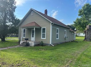 628 W Lincoln St, White Hall, IL 62092