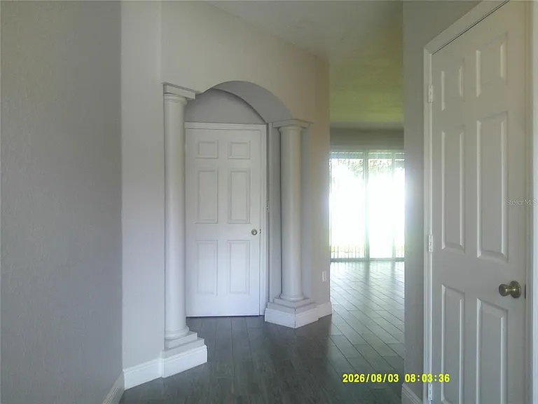 3098 Ashland Ln N — Photo 4