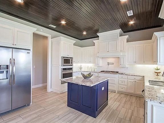 2nd image of 3401 SW Cabernet Ave