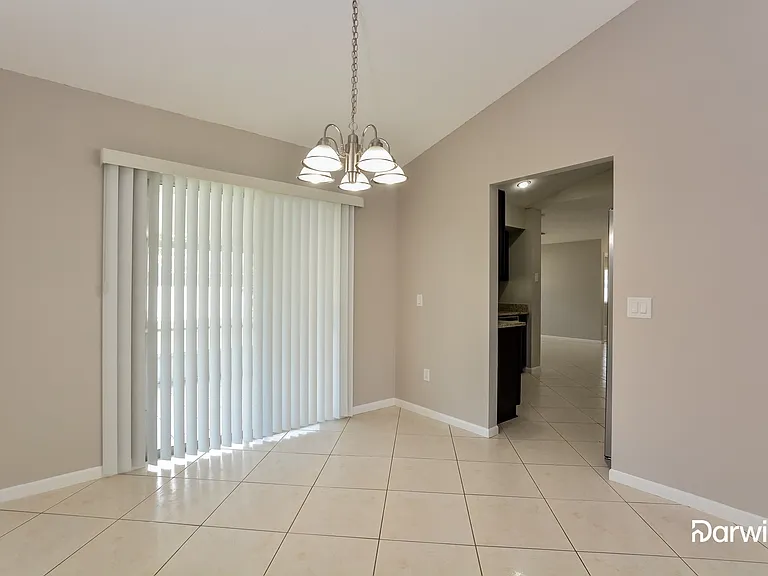 589 Tyler Ave — Photo 9