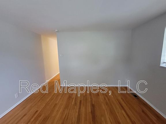 2nd image of 3222B Airway Ave