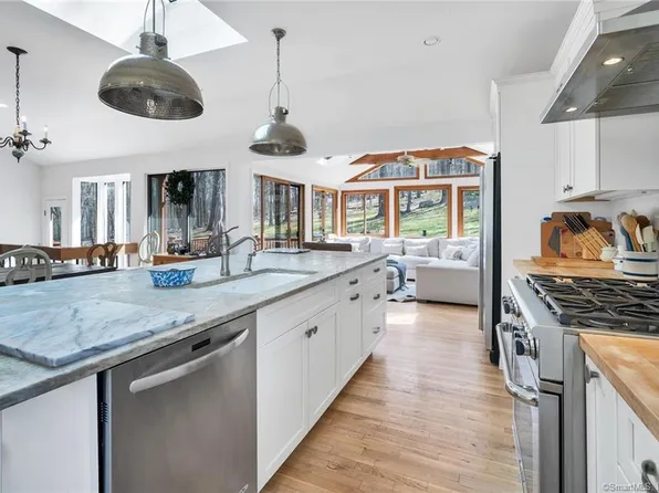 35 Pine Mountain Road, Ridgefield, CT 06877