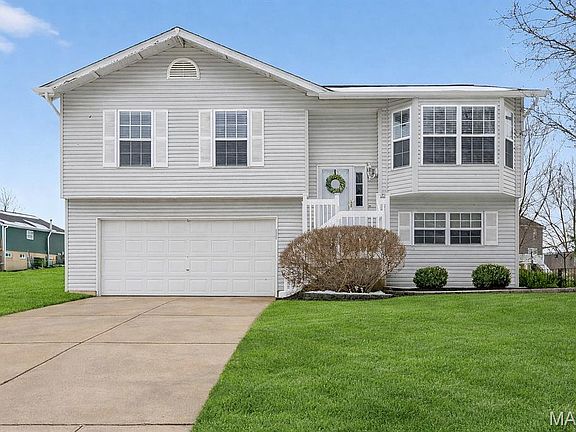 2nd image of 654 Glenshee Dr