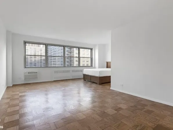 165 West End Avenue image 2 of 14