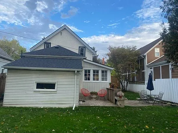 34 Chisholm St — Photo 26