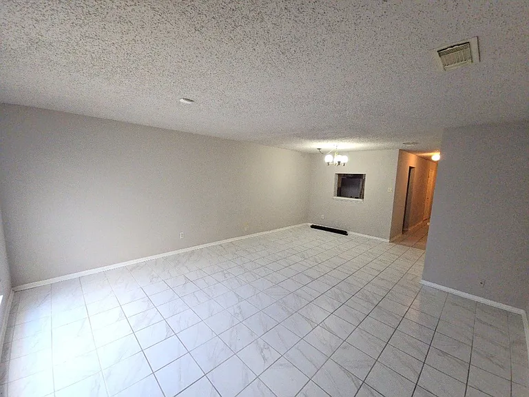 15625 Weldon Dr — Photo 4