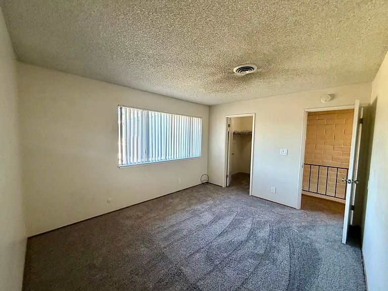 3260-3276 3306 Alexander Dr — Photo 8