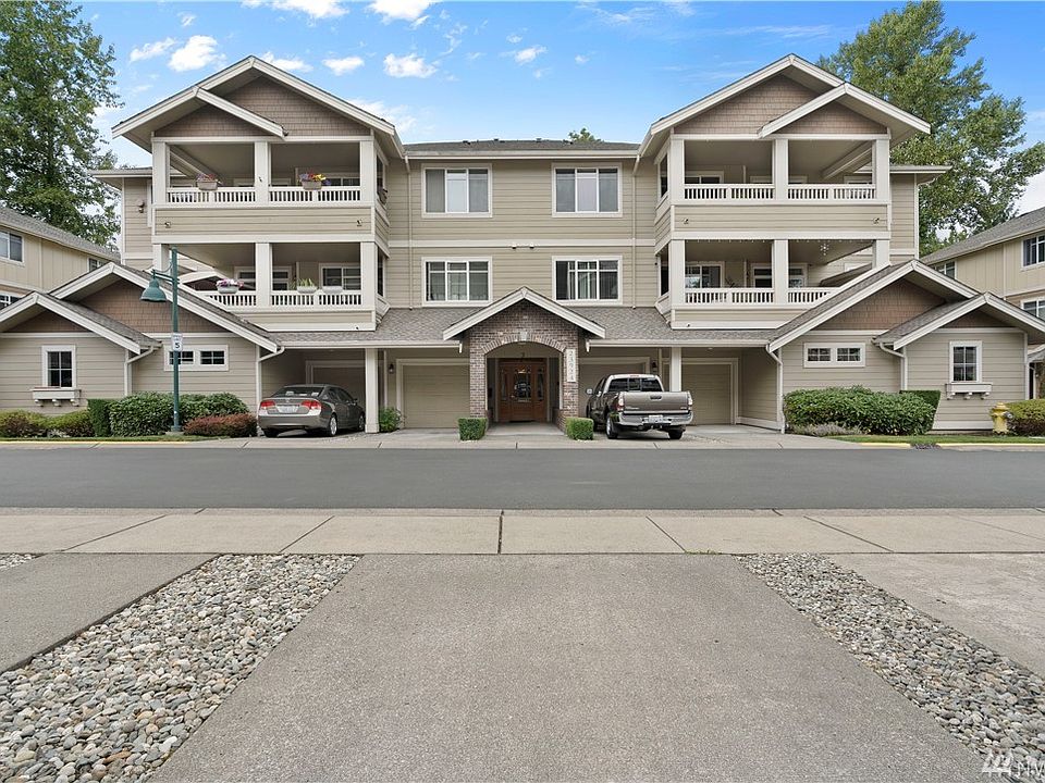 1st image of 23924 NE 115th Ln Unit 201