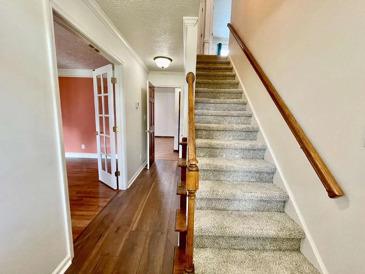4 bed, 5.0 bath, $2,300 — Photo 2